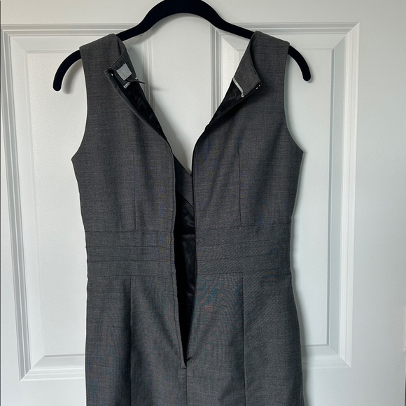 Gray H&M Elegant Sleeveless Dress | Sleeveless Gray Dress | Gray V-Neck Dress - Picture 10 of 10